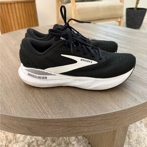 Brooks Black and White Running Sneakers